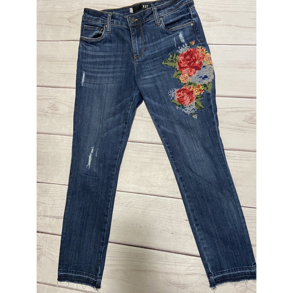 Kut from the Kloth Size 2 Floral Embroidered  Raw Hem Jeans Reese Straight Leg